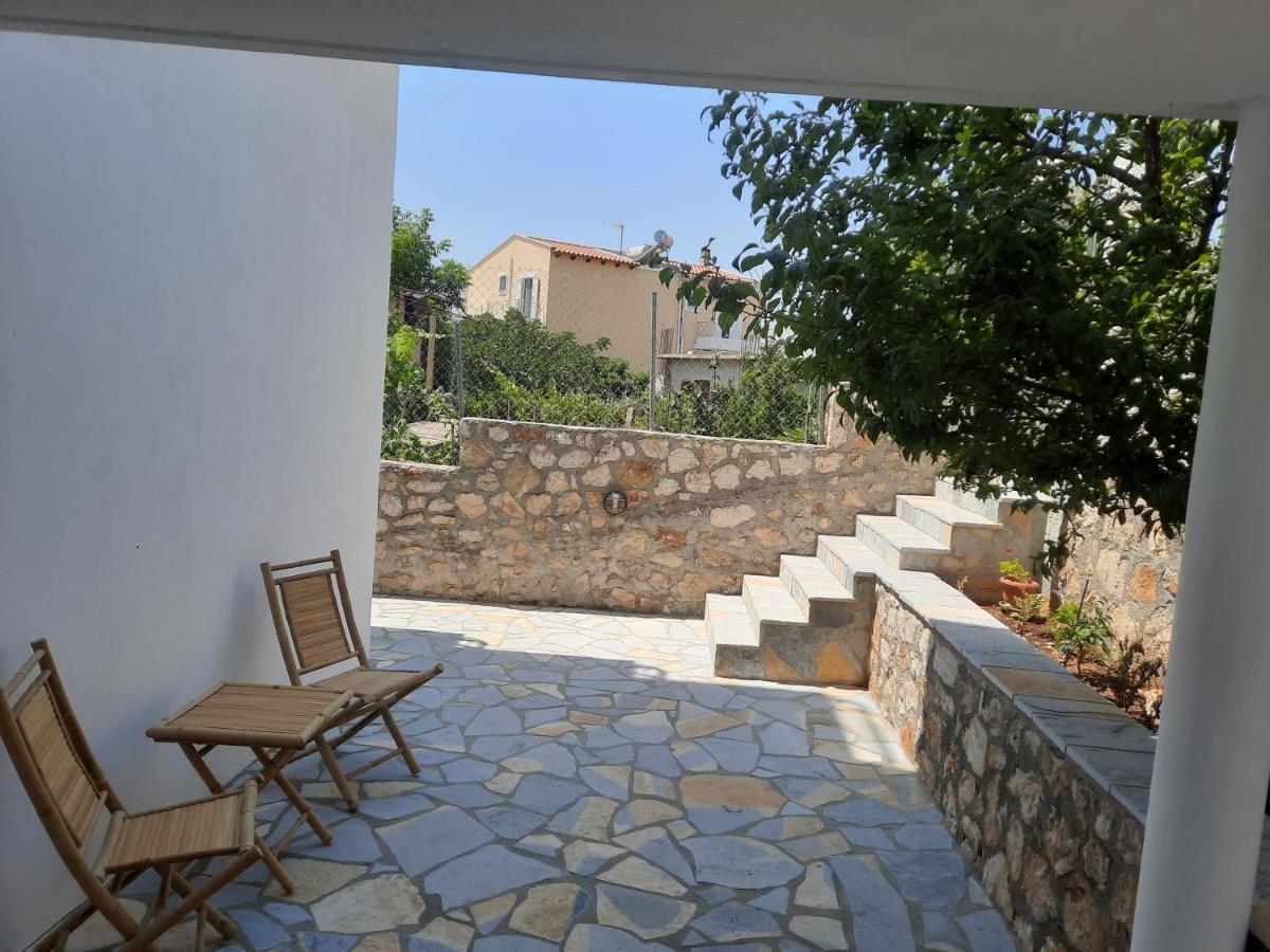 Tasos Guest house *