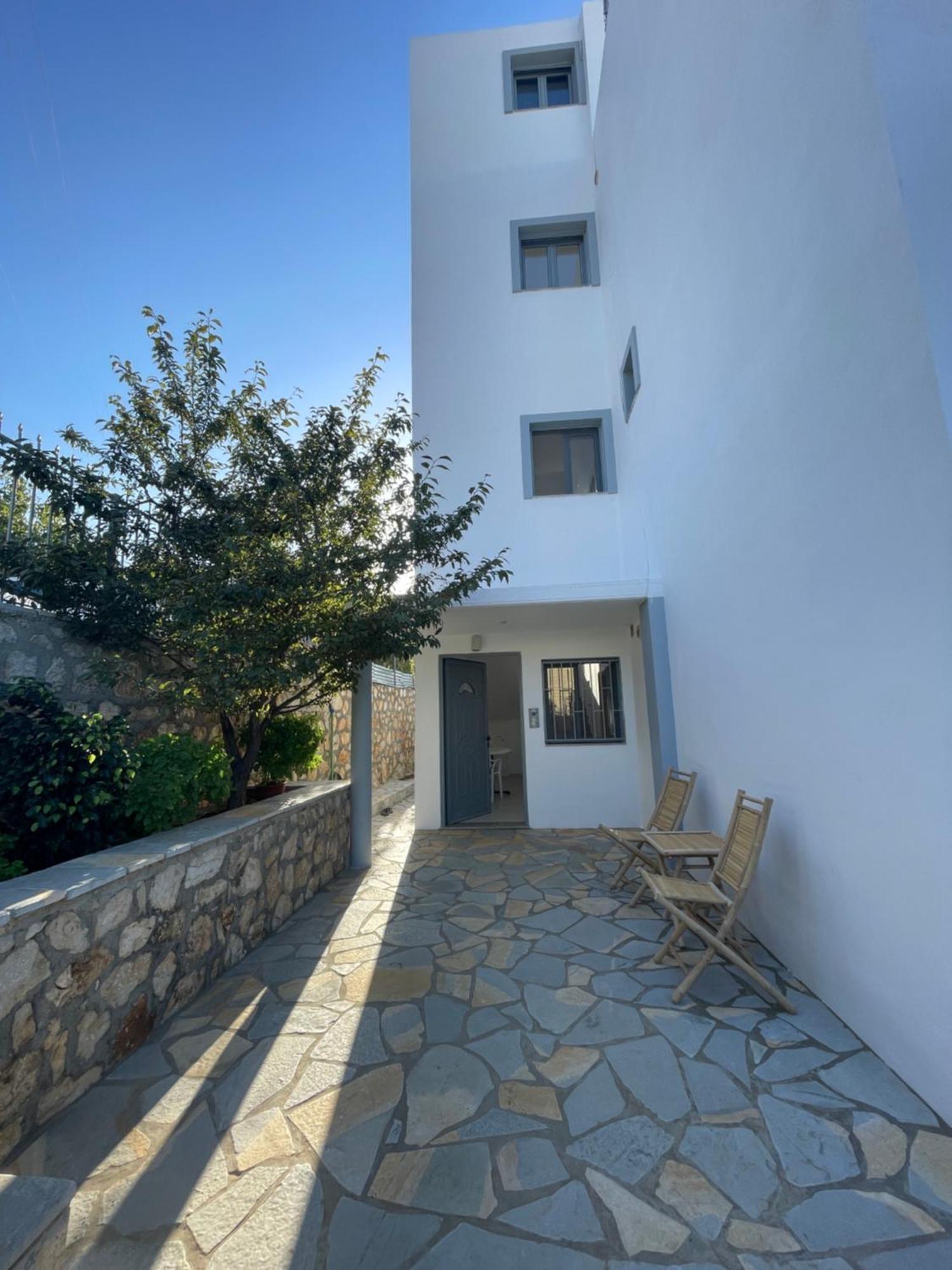 Tasos Guest house Himare