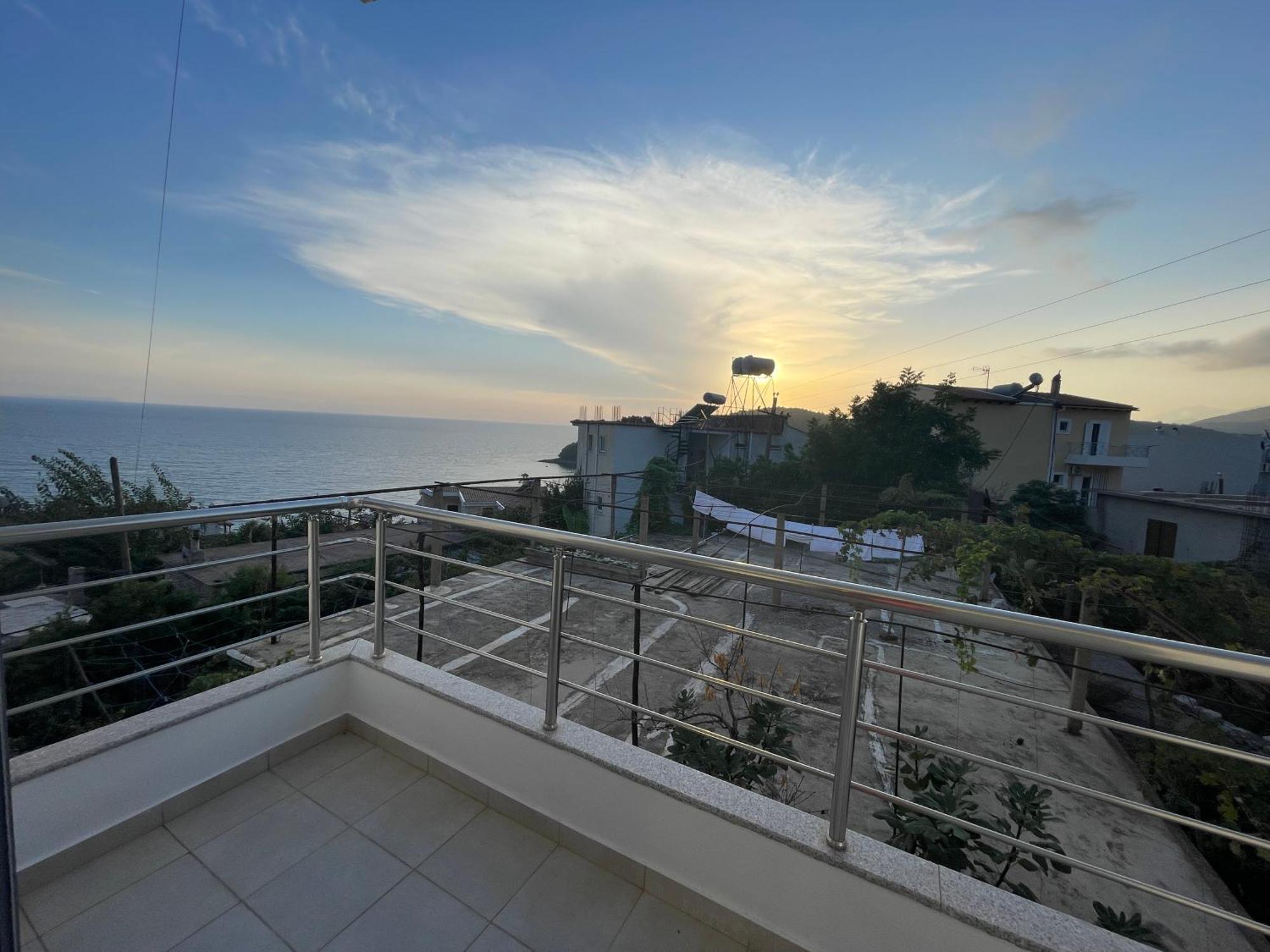 Guest house Tasos Himare