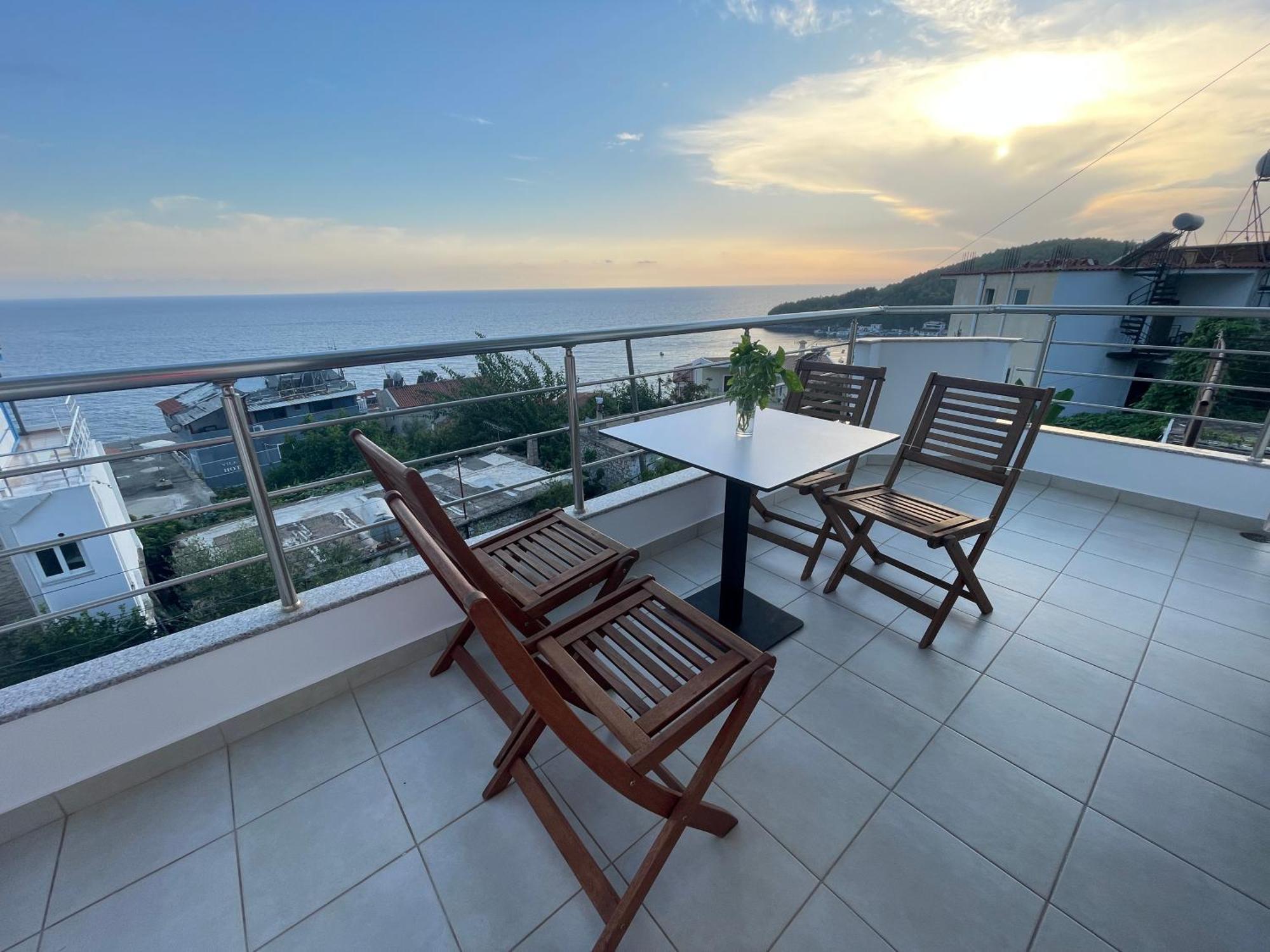 Guest house Tasos Himare