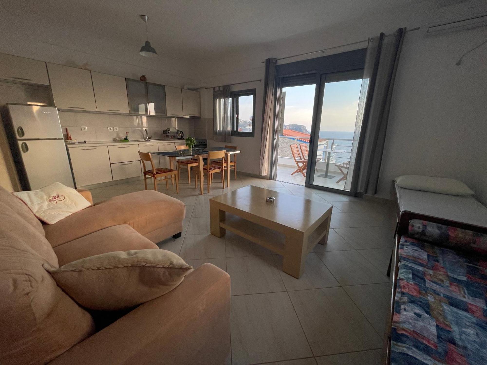 Tasos Guest house Himare