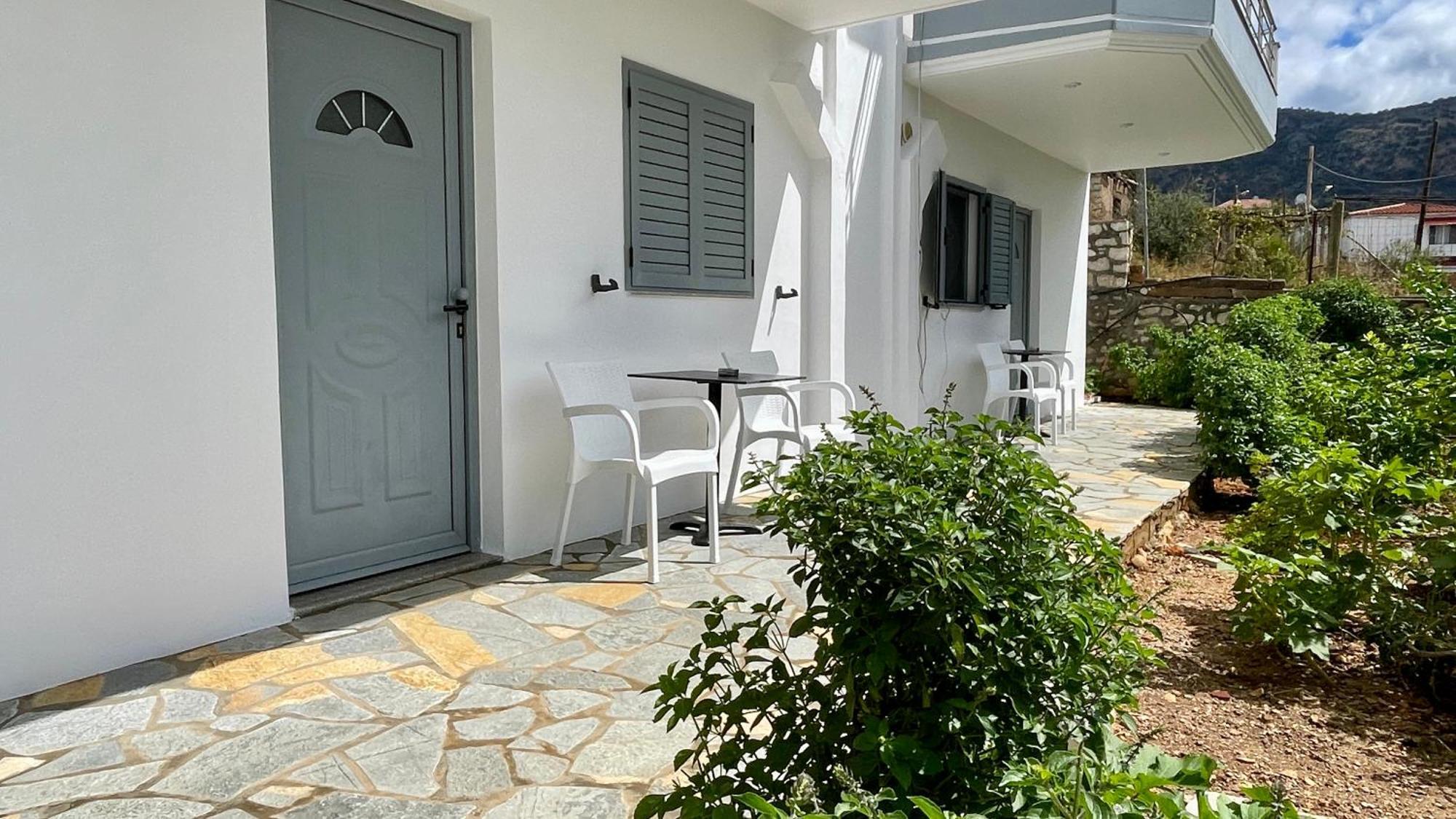 Tasos Guest house Himare