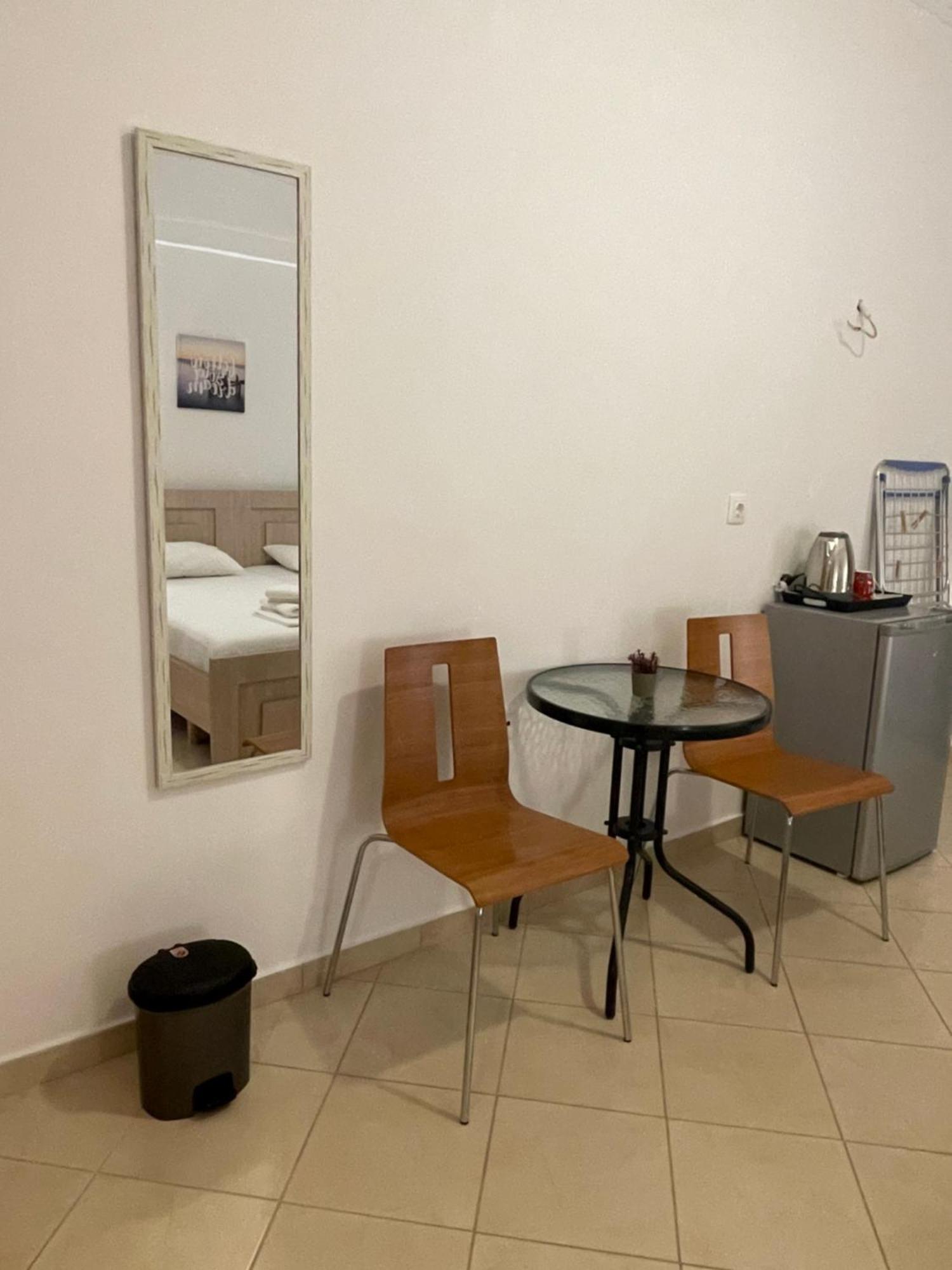 Tasos Guest house Himare