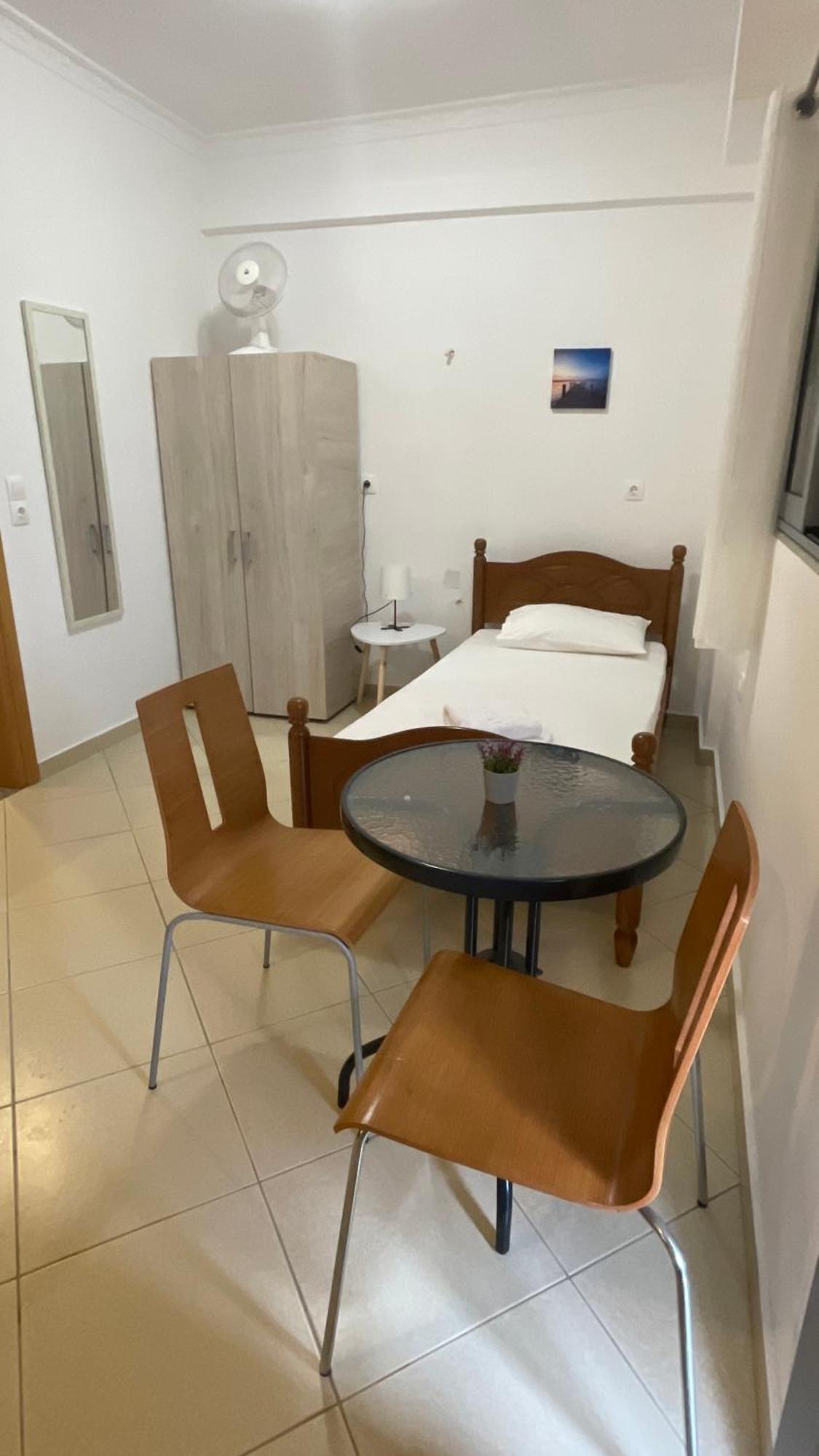 Guest house Tasos Himare