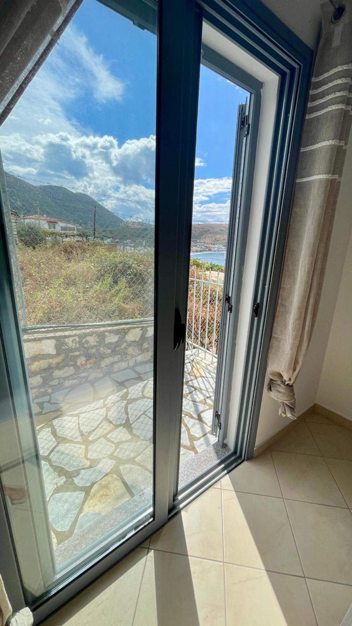 Tasos Guest house Himare