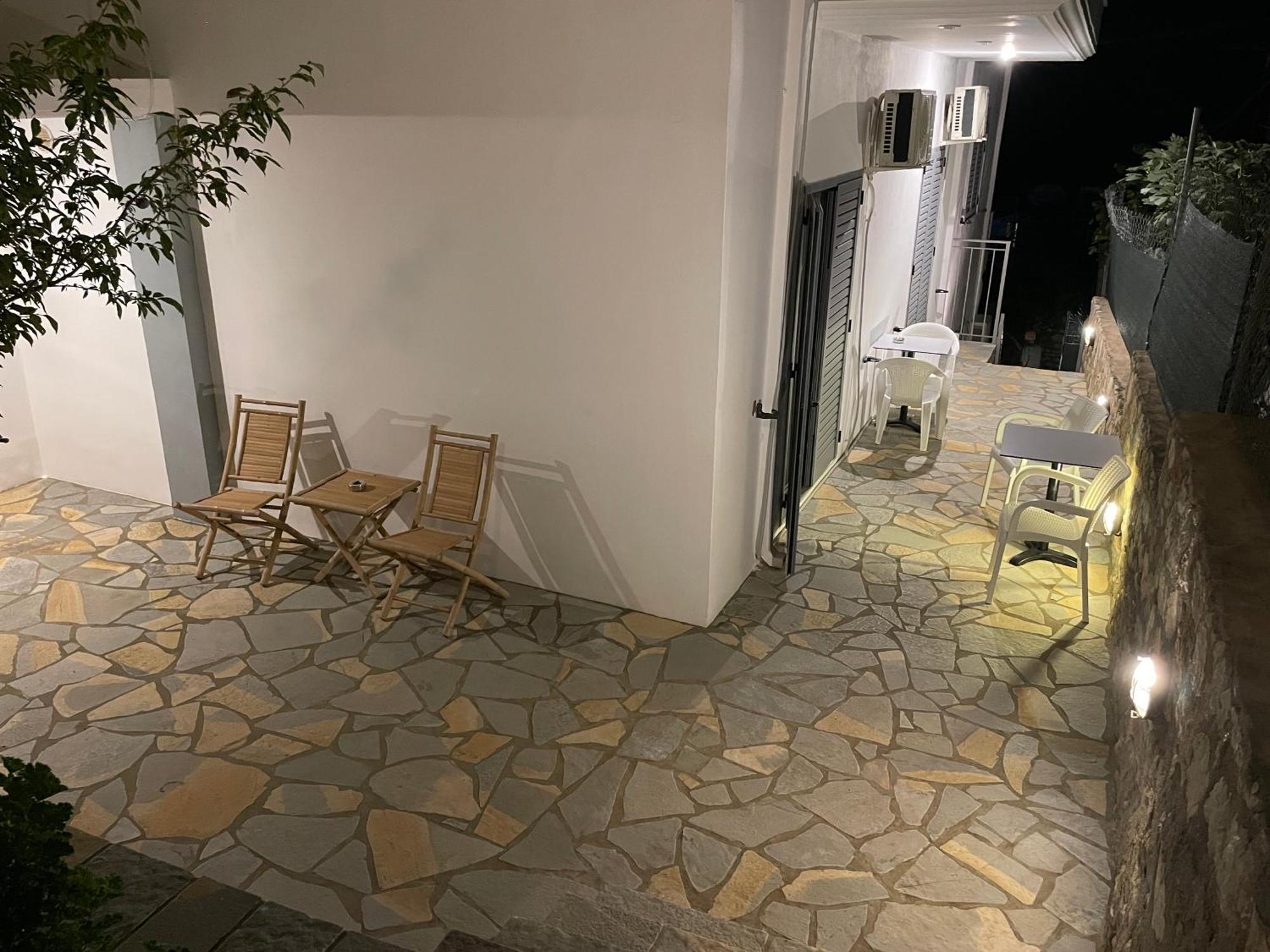 Guest house Tasos Himare