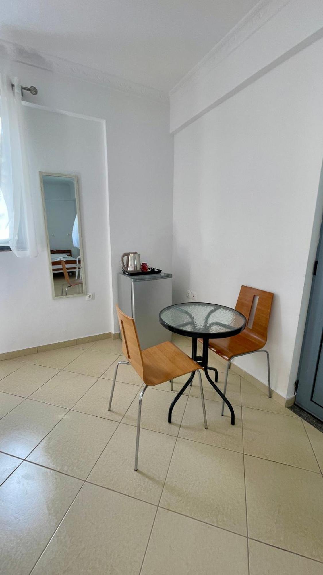 Tasos Guest house