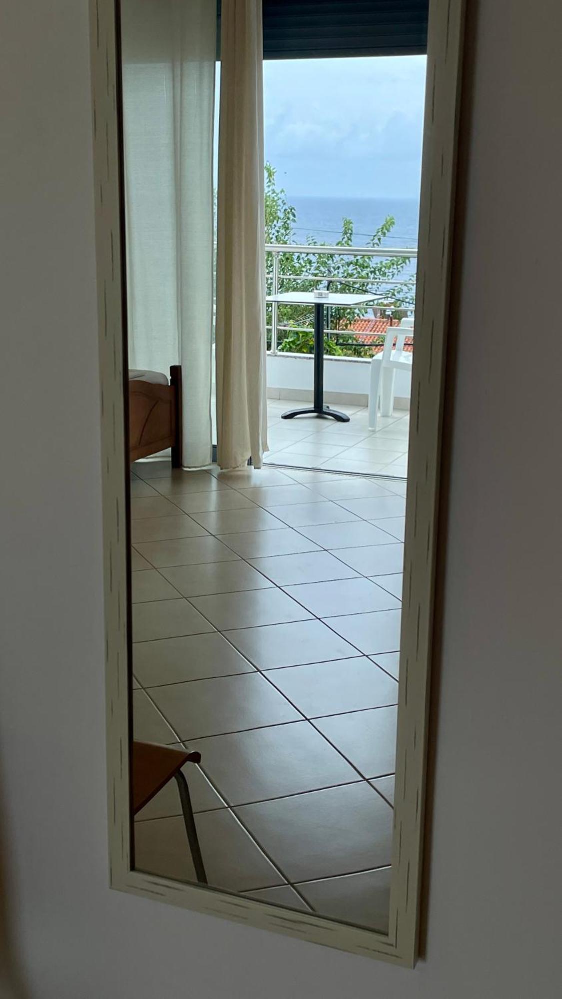 Tasos Guest house Himare