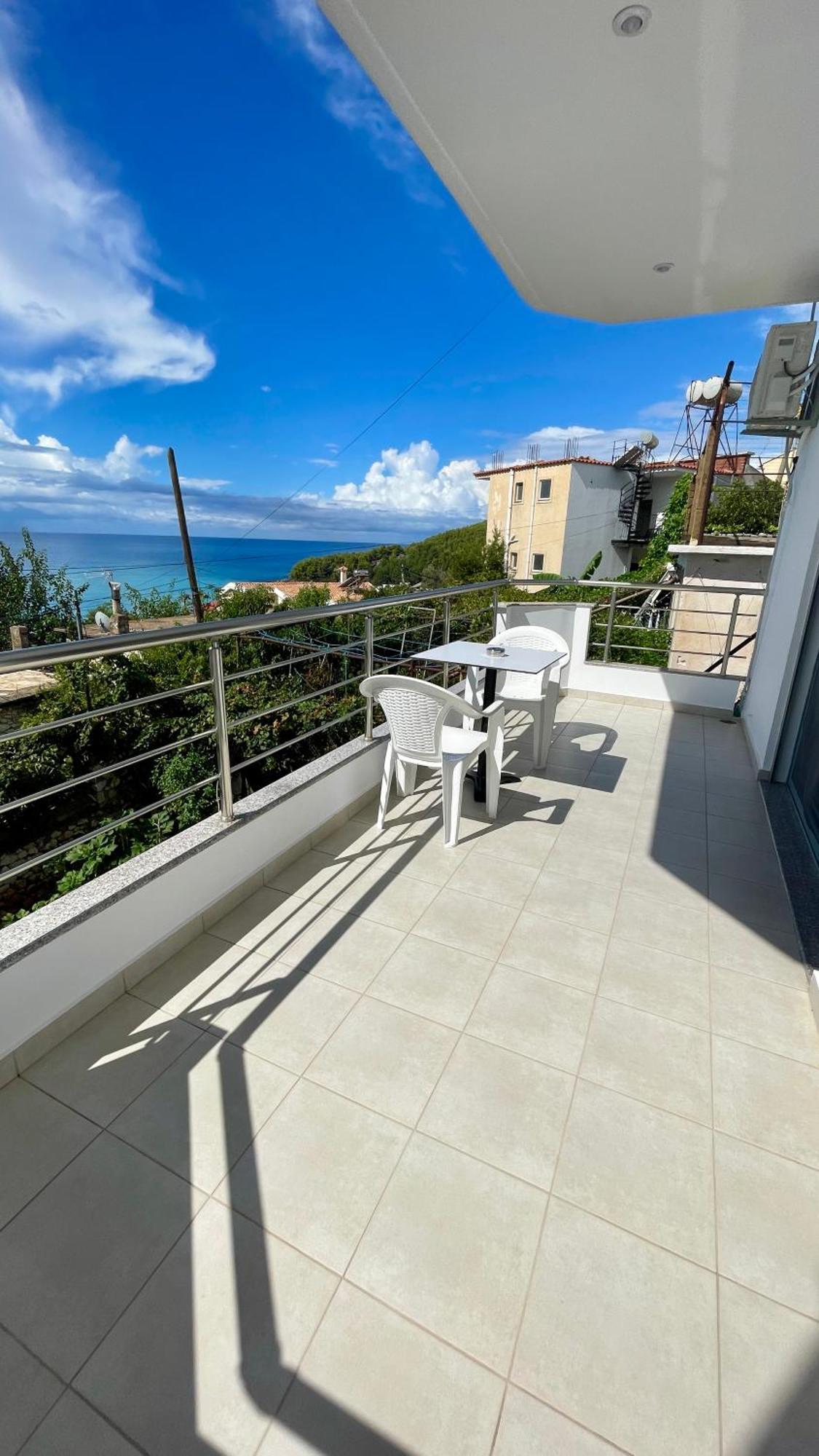 Tasos Guest house Himare