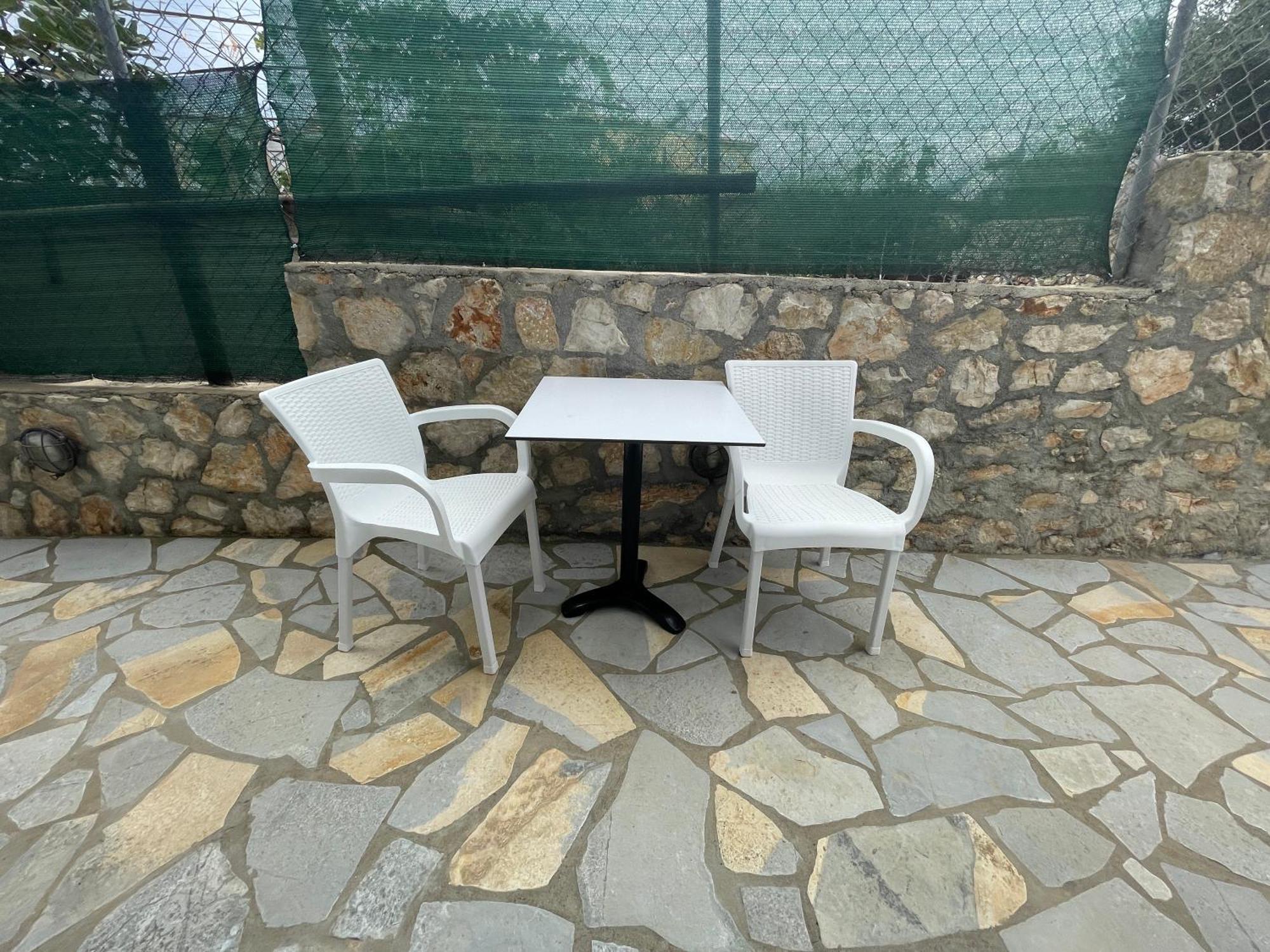 Tasos * Himare